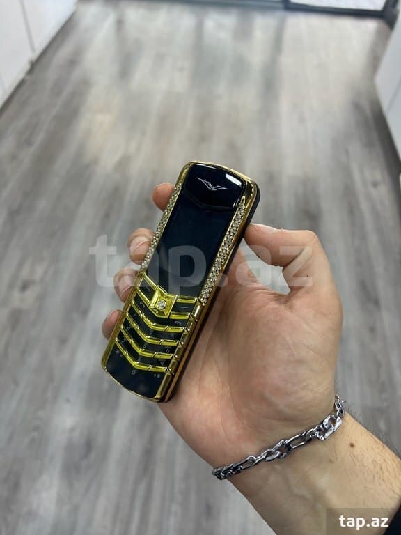Vertu V9 Pro Gold - Düyməli Telefon